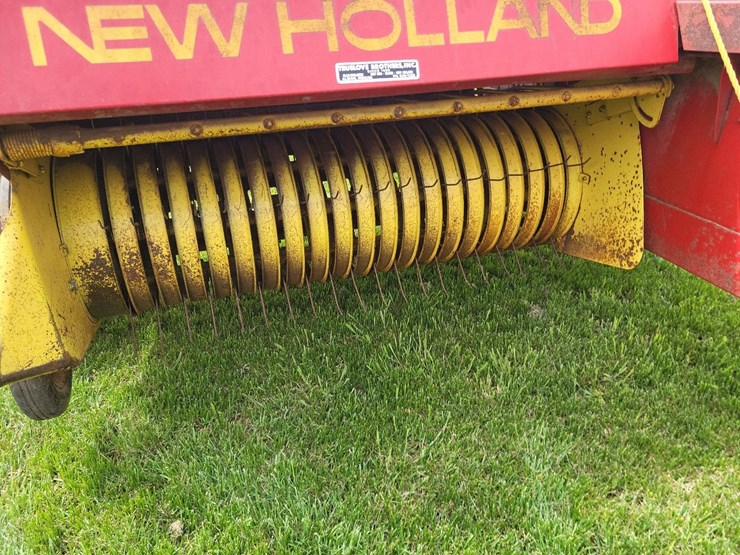 new-holland-273-image-40