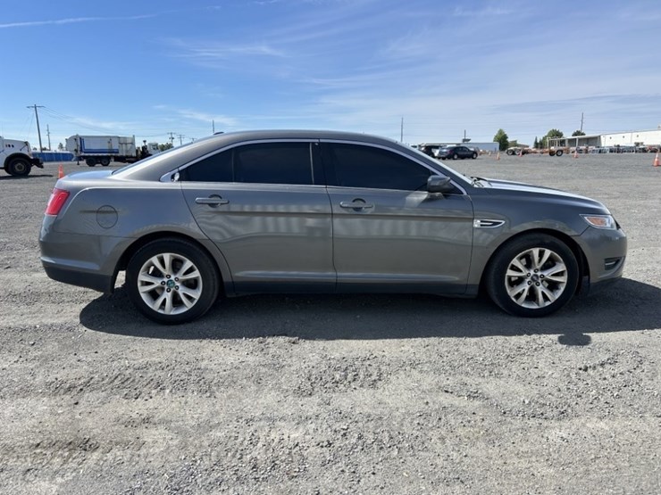 2012-ford-taurus-sel-sedan-image-6