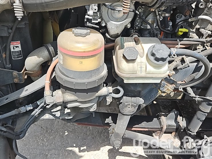 2019-freightliner-cascadia-125-image-32