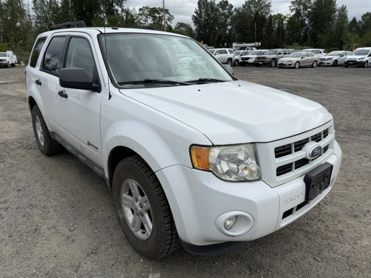 2011-ford-escape-hybrid-image-2