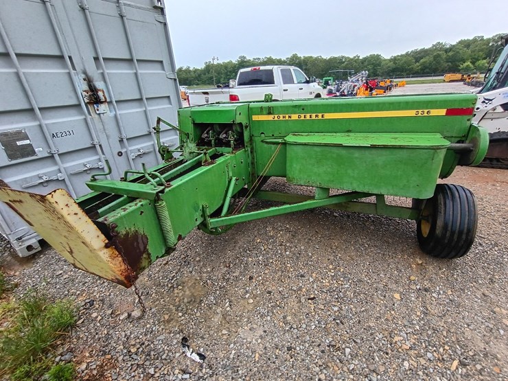 john-deere-336-image-4