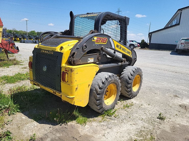 new-holland-l218-image-7