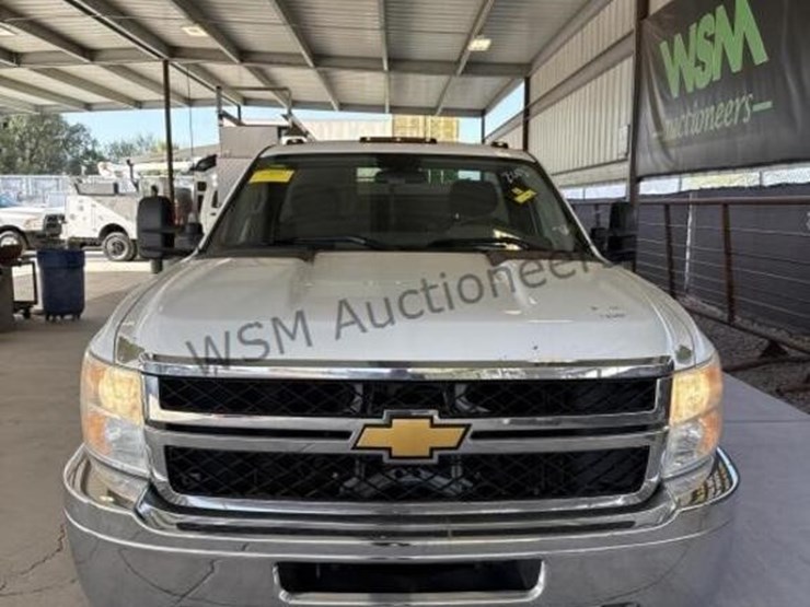 2013-chevrolet-silverado-3500hd-image-3