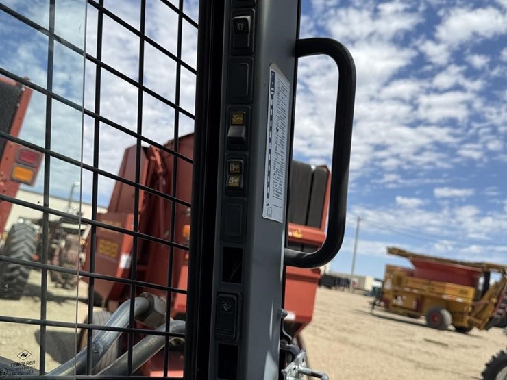 new-holland-c232-image-24