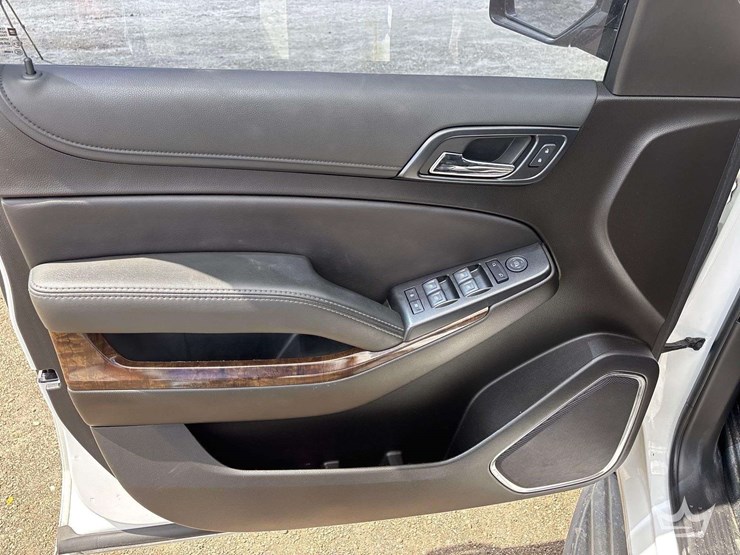 2020-chevrolet-tahoe-image-12