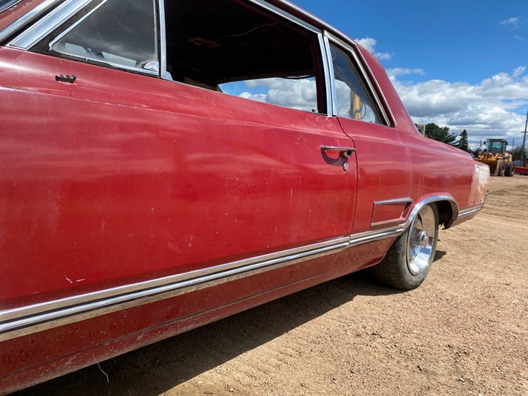 #121-•-1965-oldsmobile-442-(no-title)-(nitke-yard-mosinee,-wi)-image-14