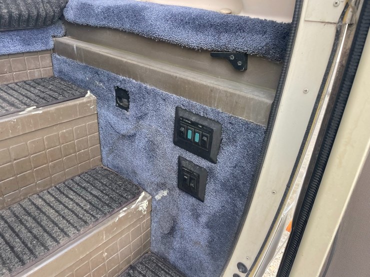 #40221-•-1994-holiday-rambler-s/a-motor-home-vin:-4s7nt9k0xrc015680-image-18