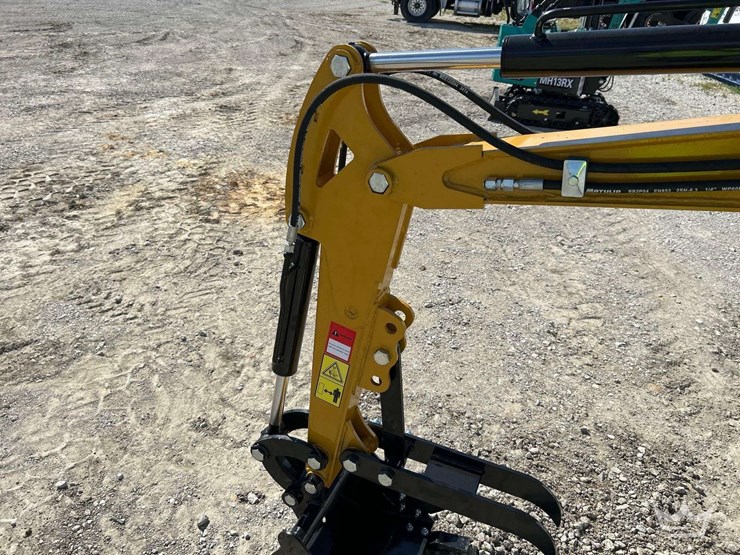 mini-excavator-image-15