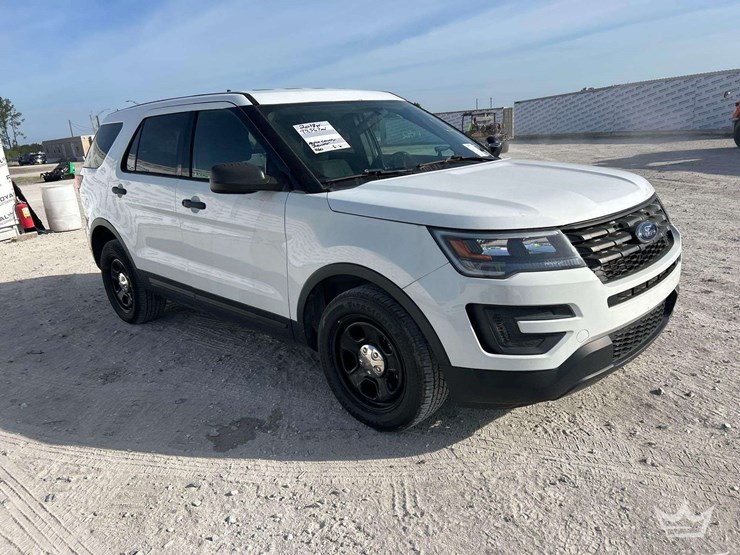 2018-ford-explorer-image-2
