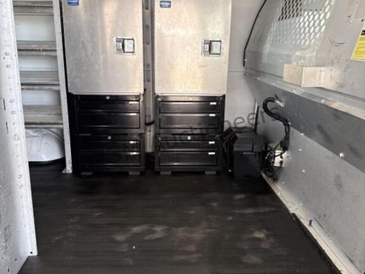 2014-chevrolet-express-1500-image-11