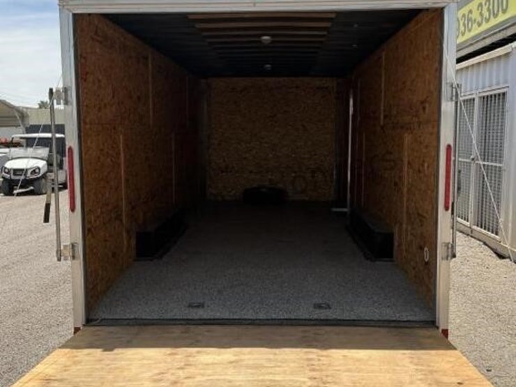 2013-lgs-85x20-enclosed-trailer-image-8