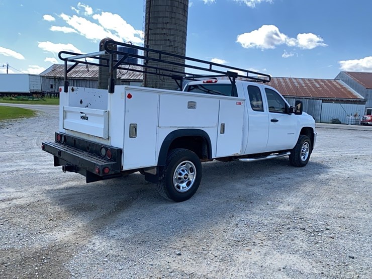2013-chevrolet-2500-image-4