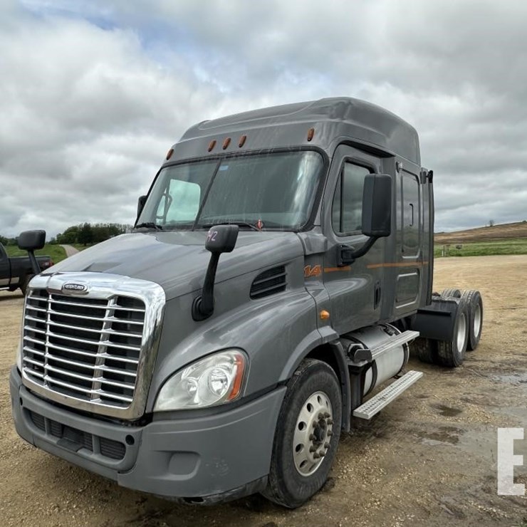 2012 FREIGHTLINER CASCADIA 113