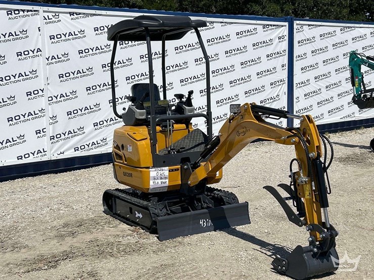 mini-excavator-image-4