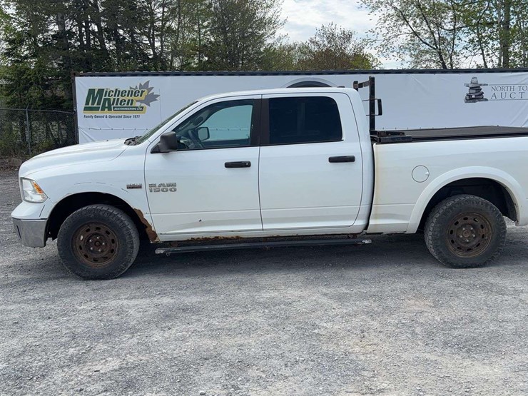 2016-dodge-1500-image-2