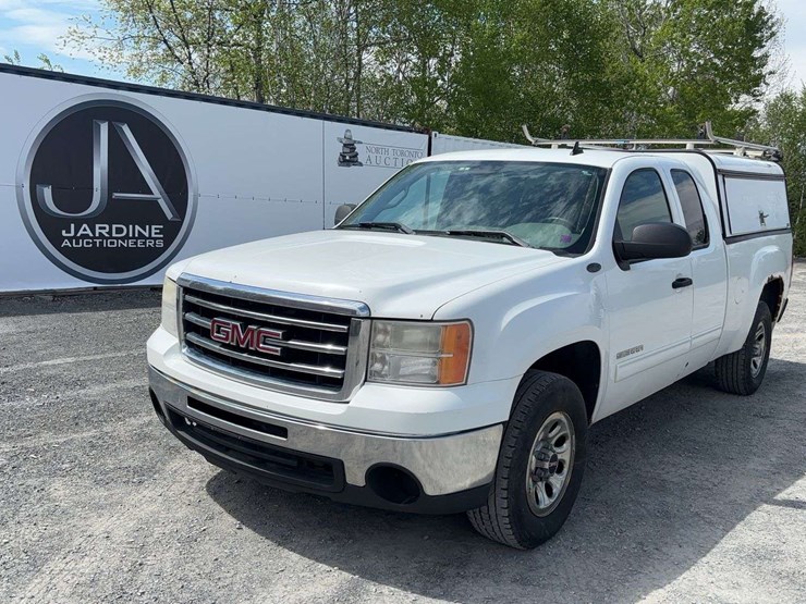 2013-gmc-sierra-1500-image-1