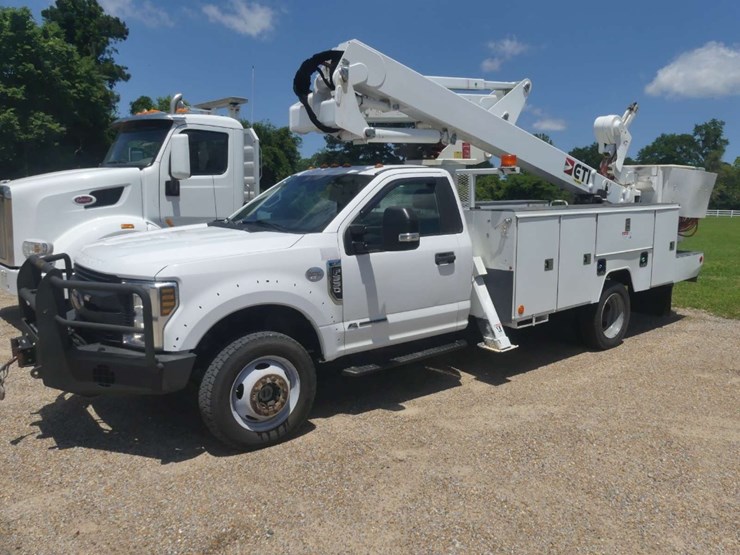 2019-ford-f550-xl-image-1