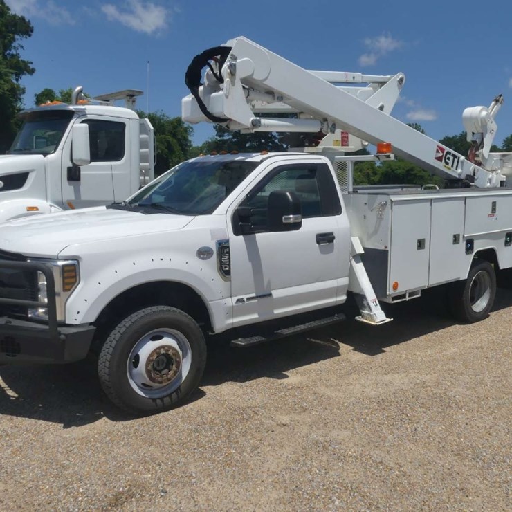 2019 FORD F550 XL