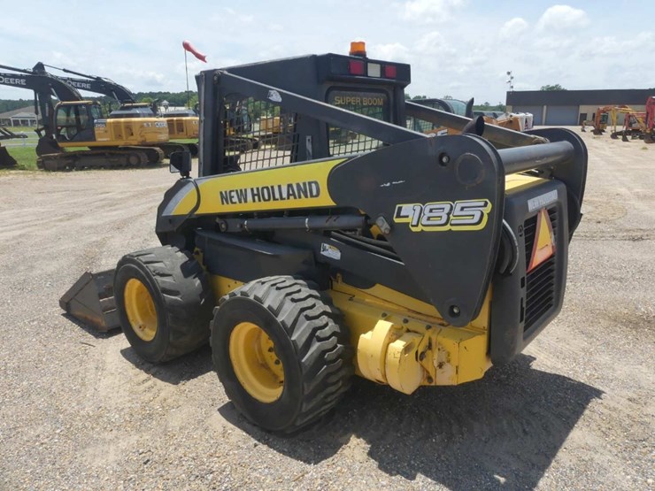 new-holland-l185-image-4