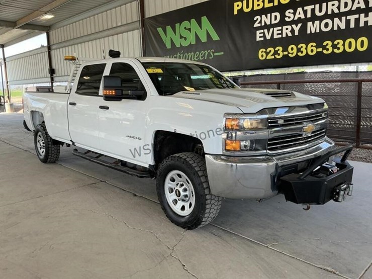 2017-chevrolet-silverado-3500hd-image-2