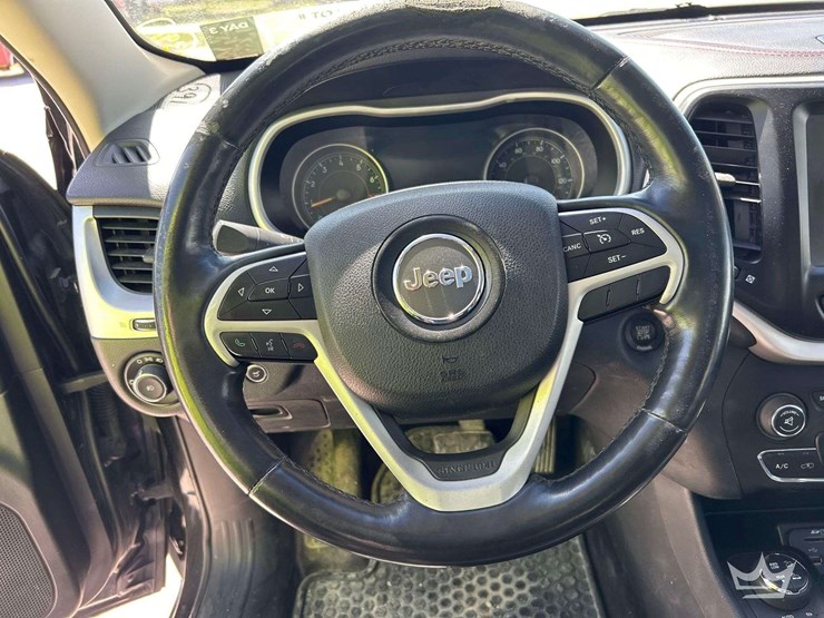 2015-jeep-cherokee-image-13