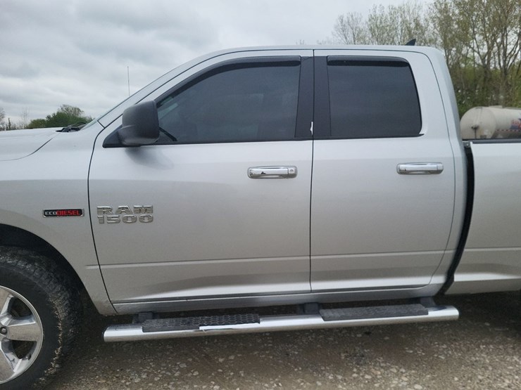 2014-dodge-1500-image-28