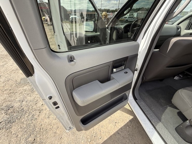2004-ford-f150-image-24