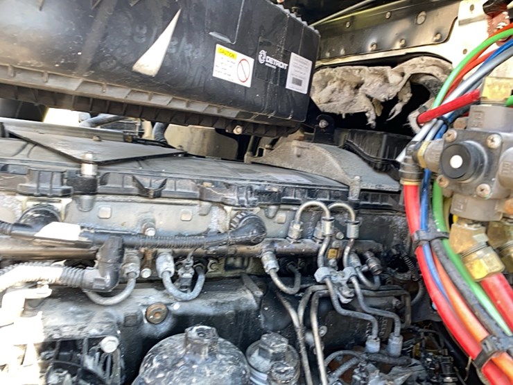 2019-freightliner-cascadia-day-cab-image-64