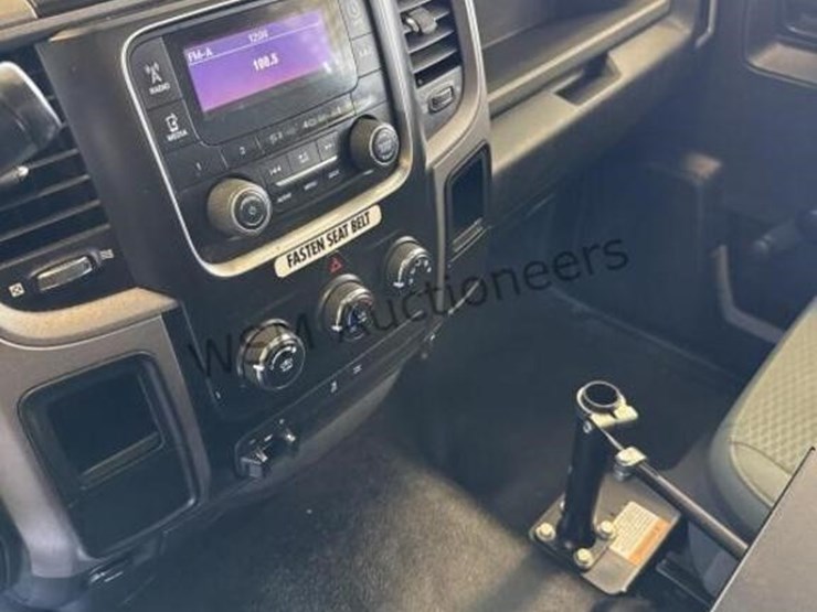 2017-dodge-2500-image-21