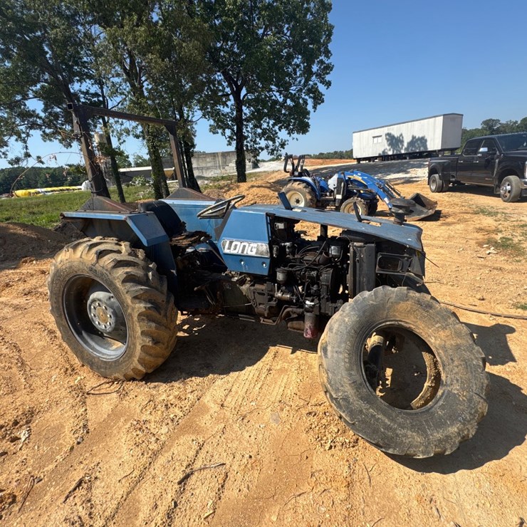 #20679 • (INOP) Long 2051 Tractor