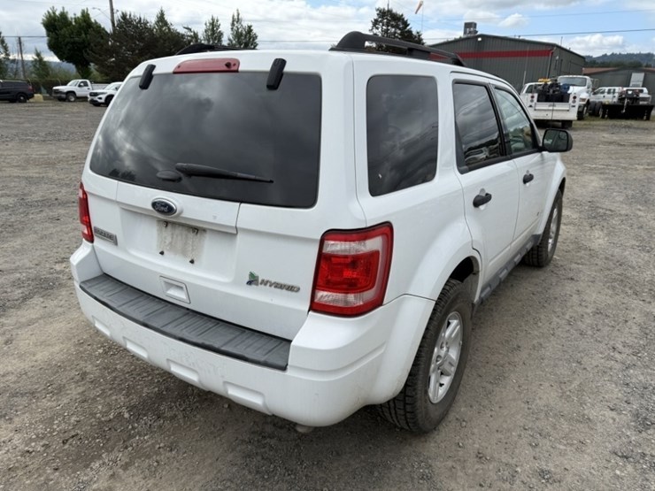 2011-ford-escape-hybrid-image-4
