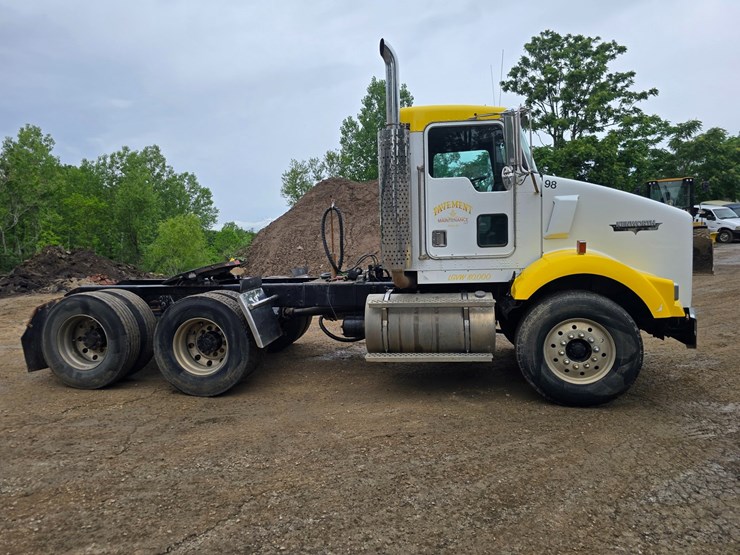 1999-kenworth-t800-image-25