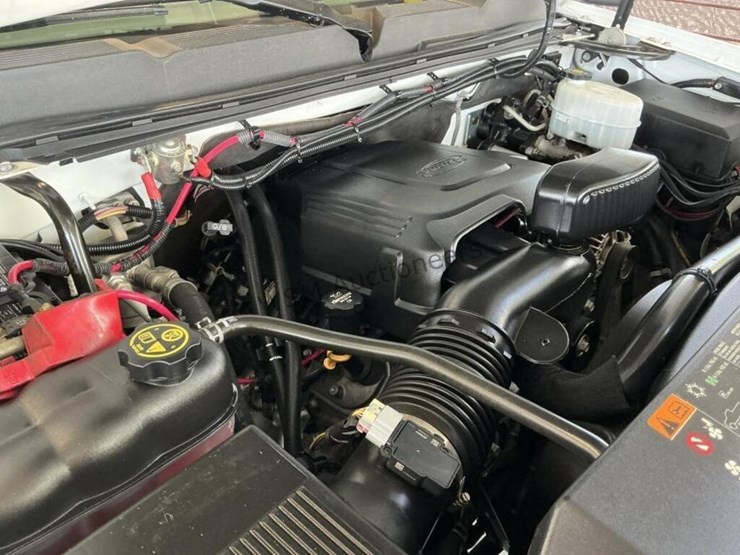 2013-chevrolet-silverado-3500hd-image-15