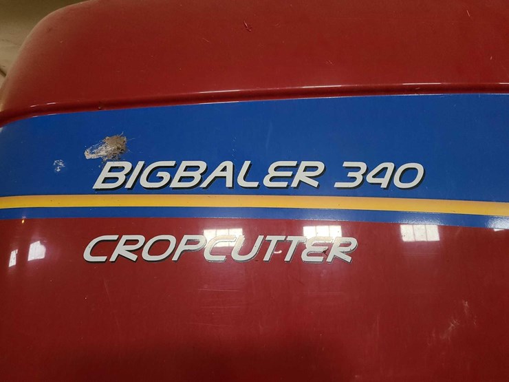 2014-new-holland-340-image-25