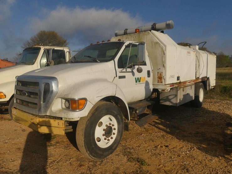 2005-ford-f750-image-1