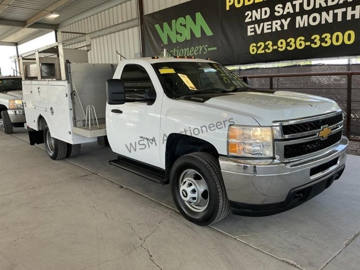 2013-chevrolet-silverado-3500hd-image-2