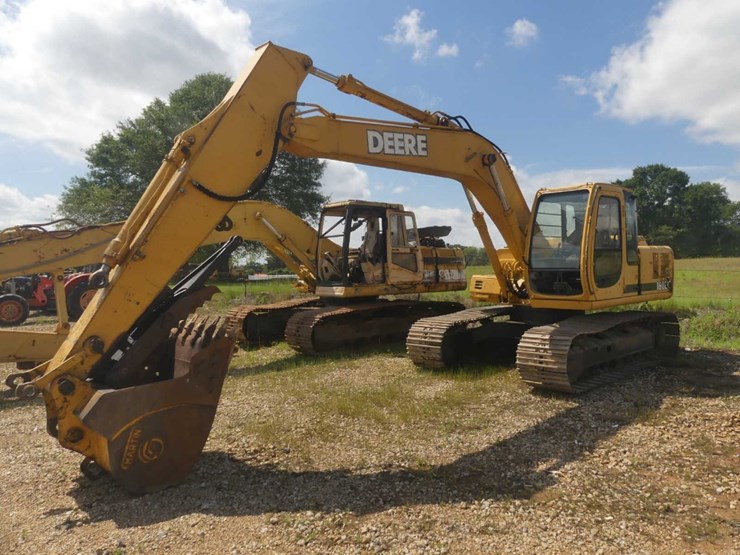 2002-deere-160c-lc-image-1