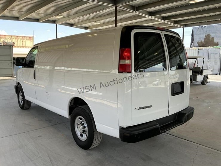 2015-chevrolet-express-2500-image-5