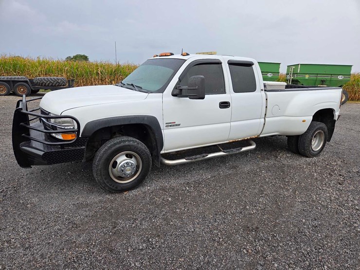 2001-chevrolet-3500-image-16