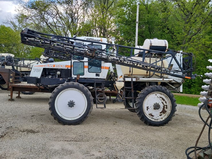 wilmar-765-sprayer-w/sprayer-trailer-image-2