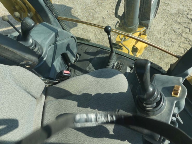 2013-deere-310k-image-16