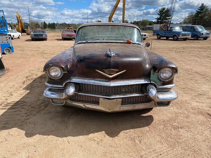 #109-•-1956-cadillac-de-ville-sedan-(title-in-delay)-(nitke-yard-mosinee,-wi)-image-2