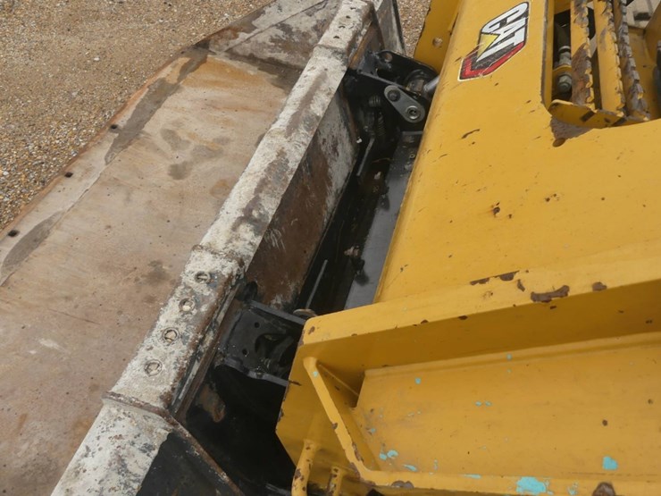 2020-caterpillar-299d3-image-6