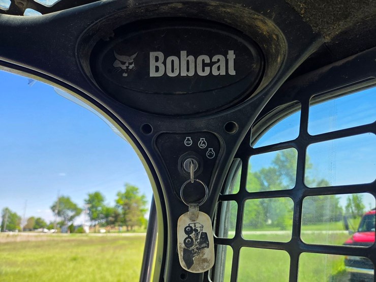 2013-bobcat-s630-image-28