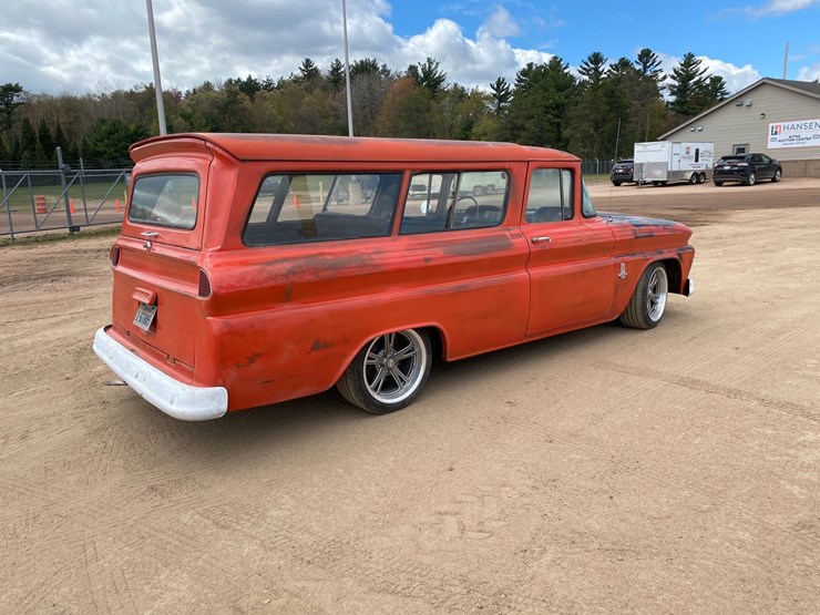 1963-chevrolet-suburban-image-5