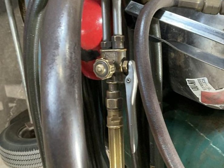#107-•-acetylene-torch-cart-image-5