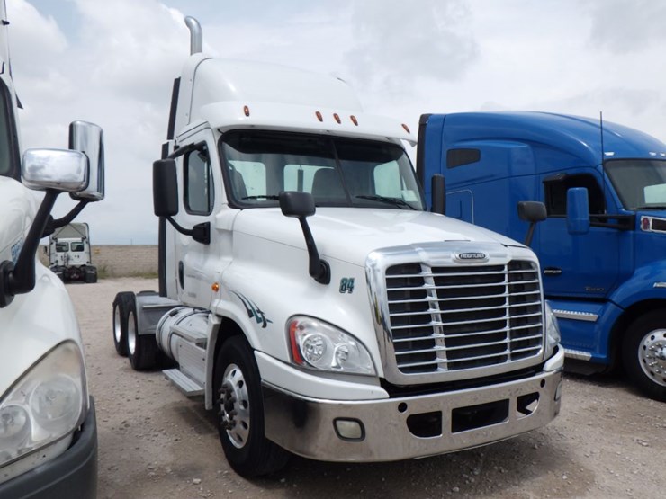 2018-freightliner-cascadia-125-image-3