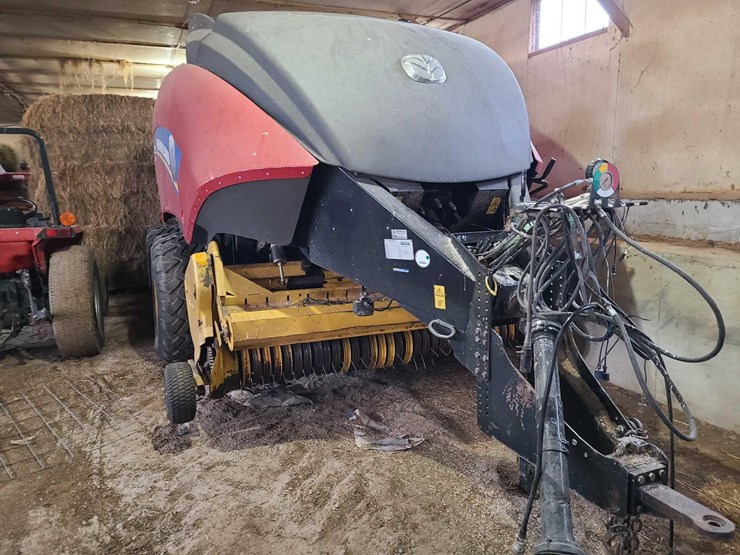 2014-new-holland-340-image-24