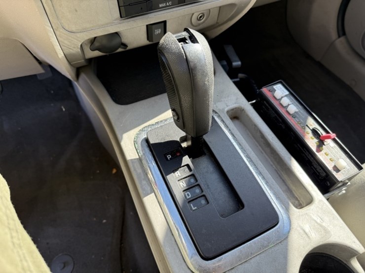 2012-ford-escape-image-30