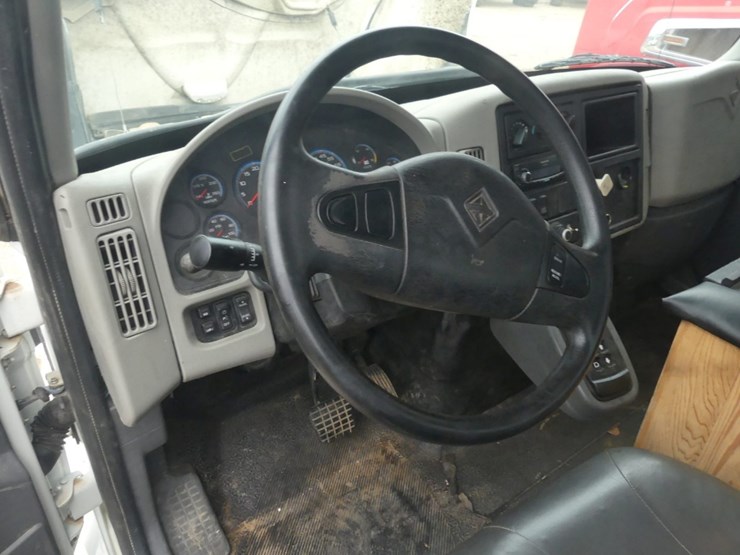 2012-international-durastar-4300-image-12